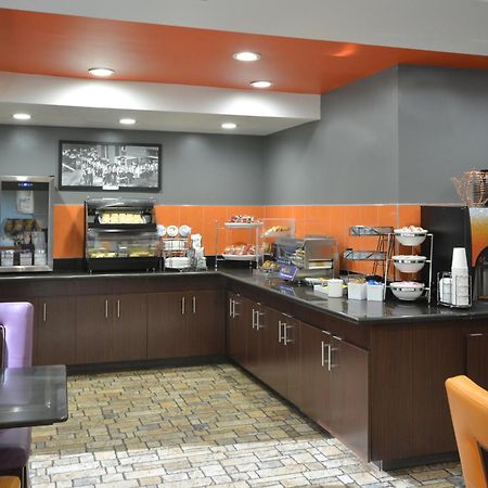 Inn At Clemson Bagian luar foto
