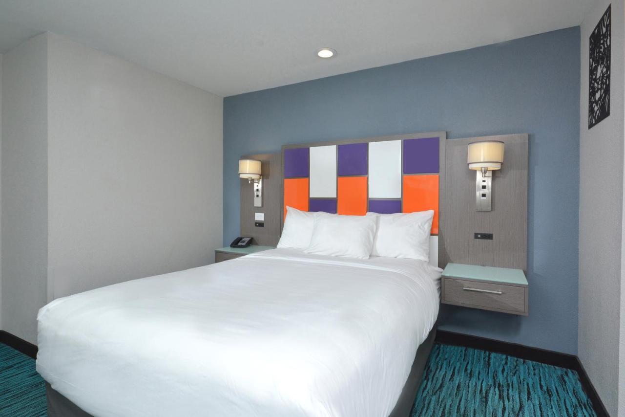 Inn At Clemson Bagian luar foto