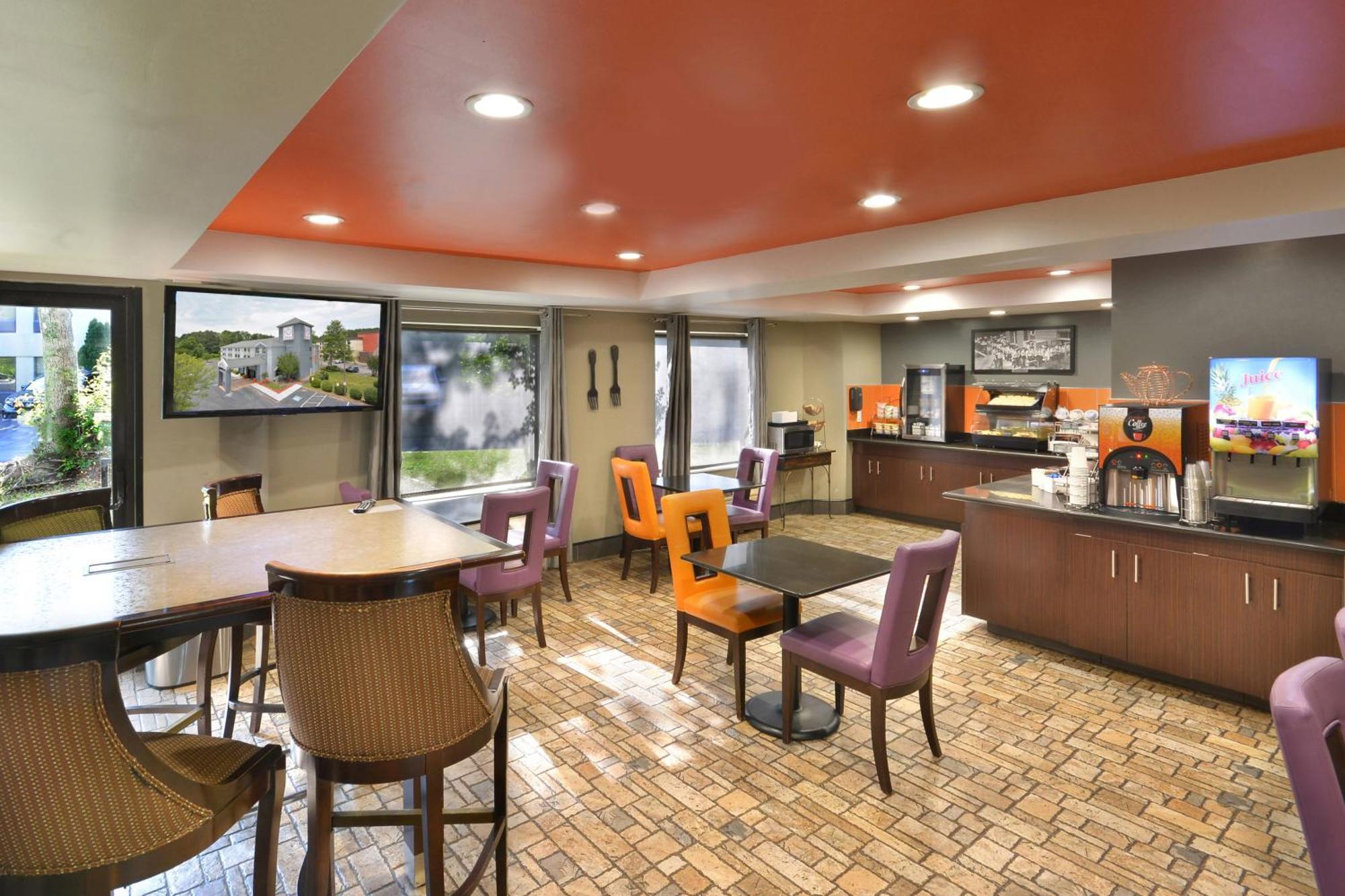 Inn At Clemson Bagian luar foto