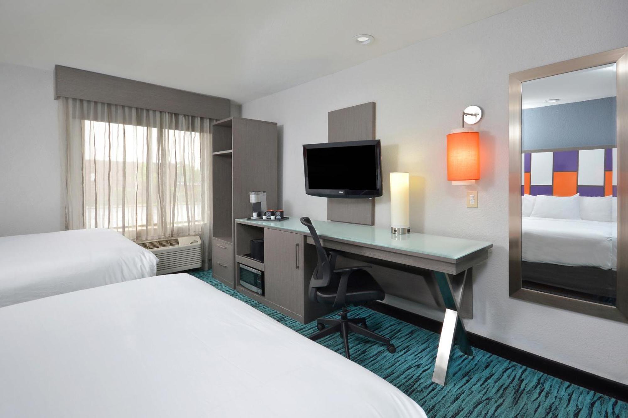 Inn At Clemson Bagian luar foto