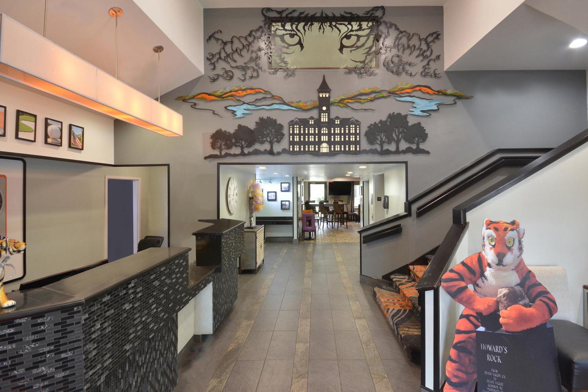 Inn At Clemson Bagian luar foto
