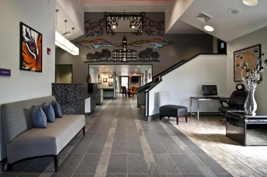 Inn At Clemson Bagian luar foto